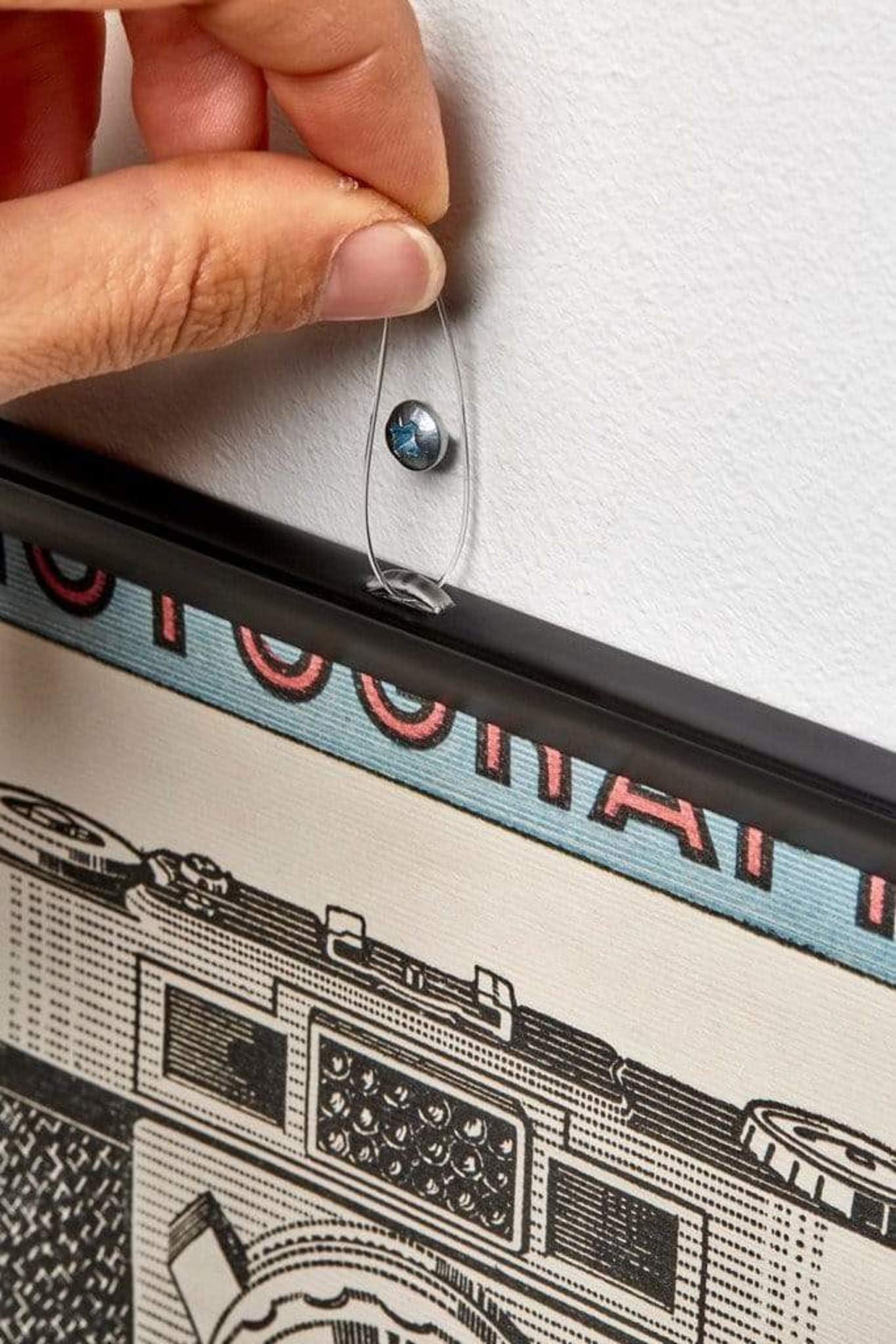 Posterhänger 70cm Schwarz - Posterleiste mit Aufhängauge