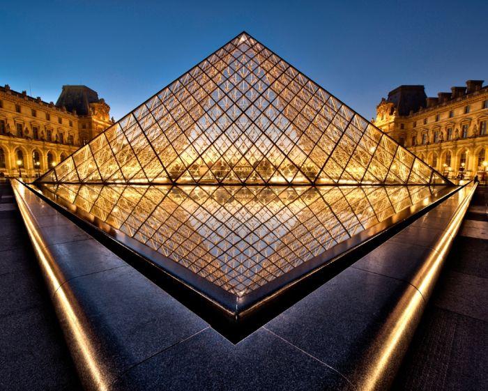 Pyramid Louvre Art Print | Poster und prints
